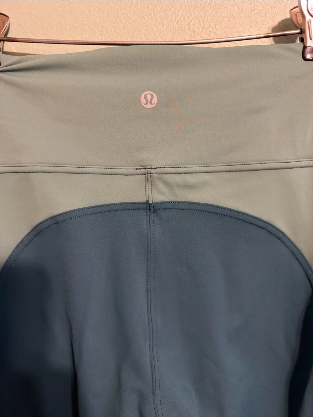Lululemon Wake & Train Tight 28” Green Jasper/Frosted Pine Size 8